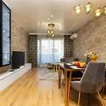Two-bedroom With Free Private Parking And 6min To Center Пловдив
