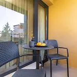 Two-bedroom With Free Private Parking And 6min To Center Апартамент