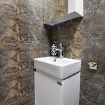 Апартамент Two-bedroom With Free Private Parking And 6min To Center Пловдив