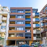 Two-bedroom With Free Private Parking And 6min To Center * Пловдив