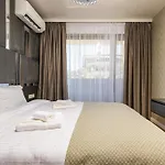 Two-bedroom With Free Private Parking And 6min To Center Пловдив