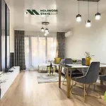 Апартамент Two-bedroom With Free Private Parking And 6min To Center *