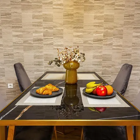 Two-bedroom With Free Parking And 6min To Center Apartament