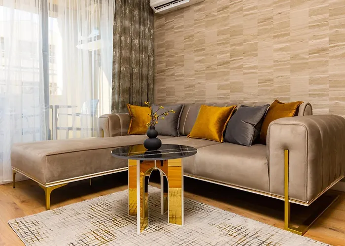 דירה Two-bedroom With Free Private Parking And 6min To Center