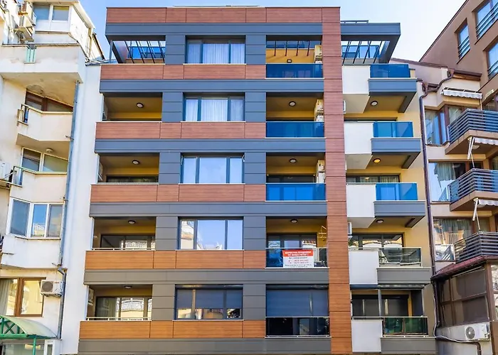 Two-bedroom With Free Private Parking And 6min To Center * פלובדיב