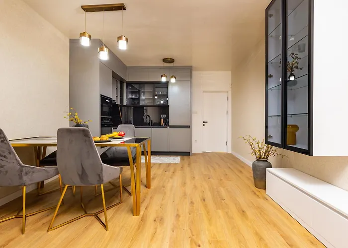 Two-bedroom With Free Private Parking And 6min To Center * פלובדיב