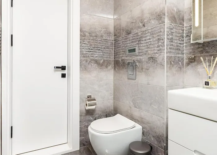 Two-bedroom With Free Private Parking And 6min To Center פלובדיב