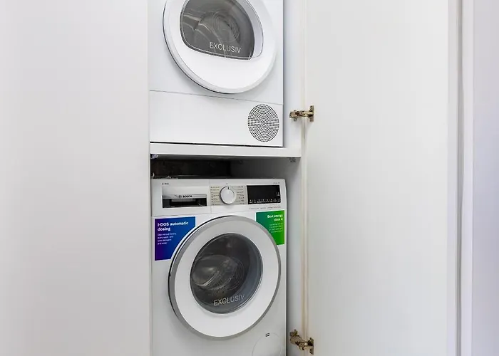 Two-bedroom With Free Private Parking And 6min To Center דירה פלובדיב