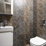 Apartment Two-bedroom With Free Private Parking And 6min To Center *
