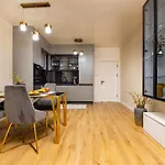 Two-bedroom With Free Private Parking And 6min To Center * Plovdiv