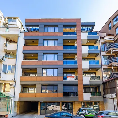 Designer 2br With Private Parking By Flat Manаger * Пловдив
