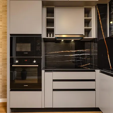 Two-bedroom With Free Private Parking And 6min To Center Apartman Plovdiv