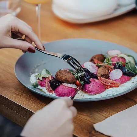 아파트 Two-bedroom With Free Private Parking And 6min To Center *