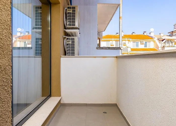 Two-bedroom With Free Private Parking And 6min To Center *