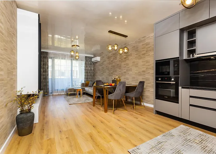 شقة Two-bedroom With Free Private Parking And 6min To Center