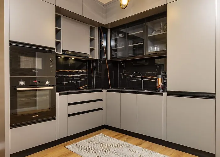 Two-bedroom With Free Private Parking And 6min To Center