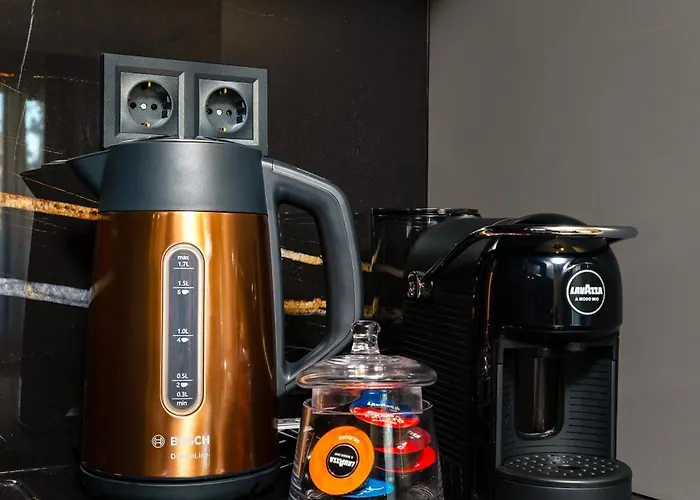 Two-bedroom With Free Private Parking And 6min To Center *