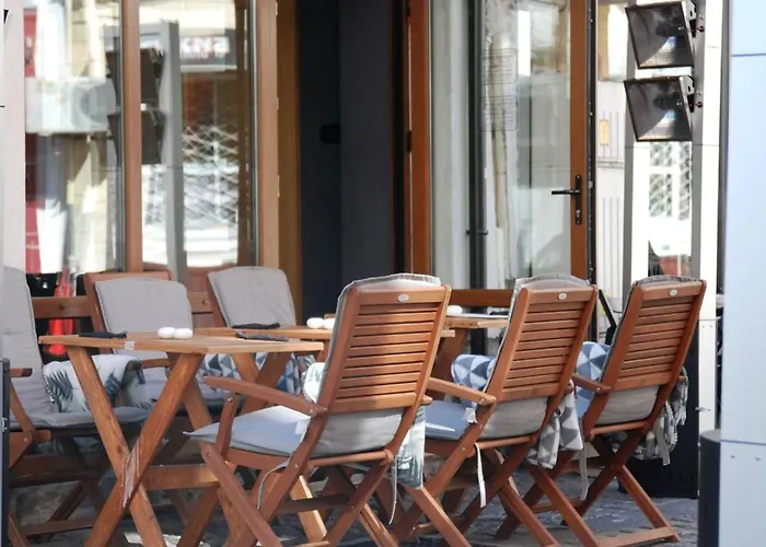 Two-bedroom With Free Private Parking And 6min To Center Φιλιππούπολη